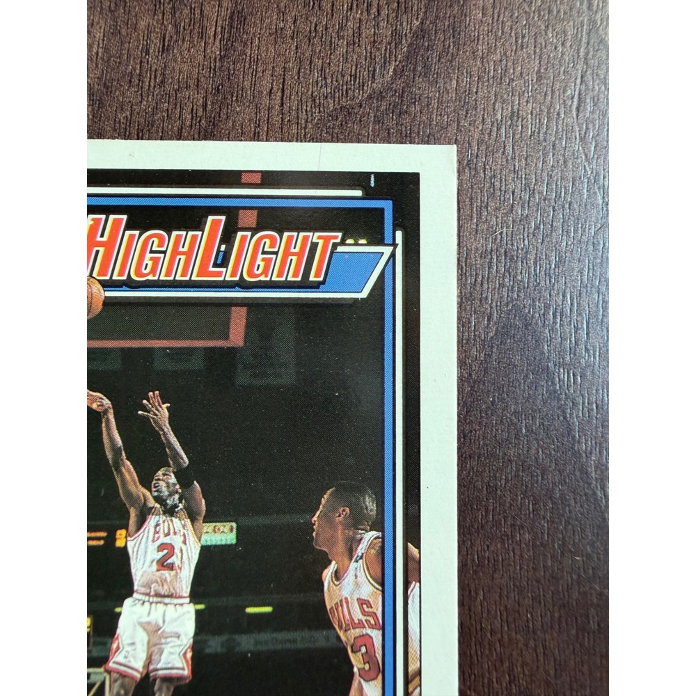 1992 Topps Michael Jordan Highlight #3 Chicago Bulls Basketball Card Gold Foil - Picture 3 of 7